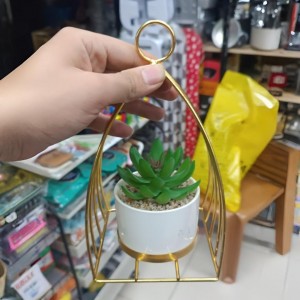 ستاند ذهبي مع قوار ورد صبار16 سم بورسلان   